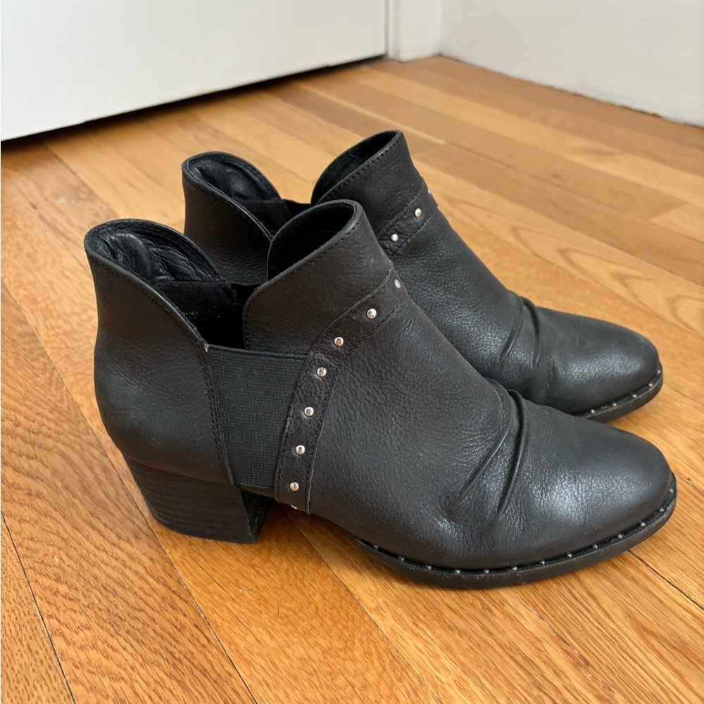 Earth Shoes Booties